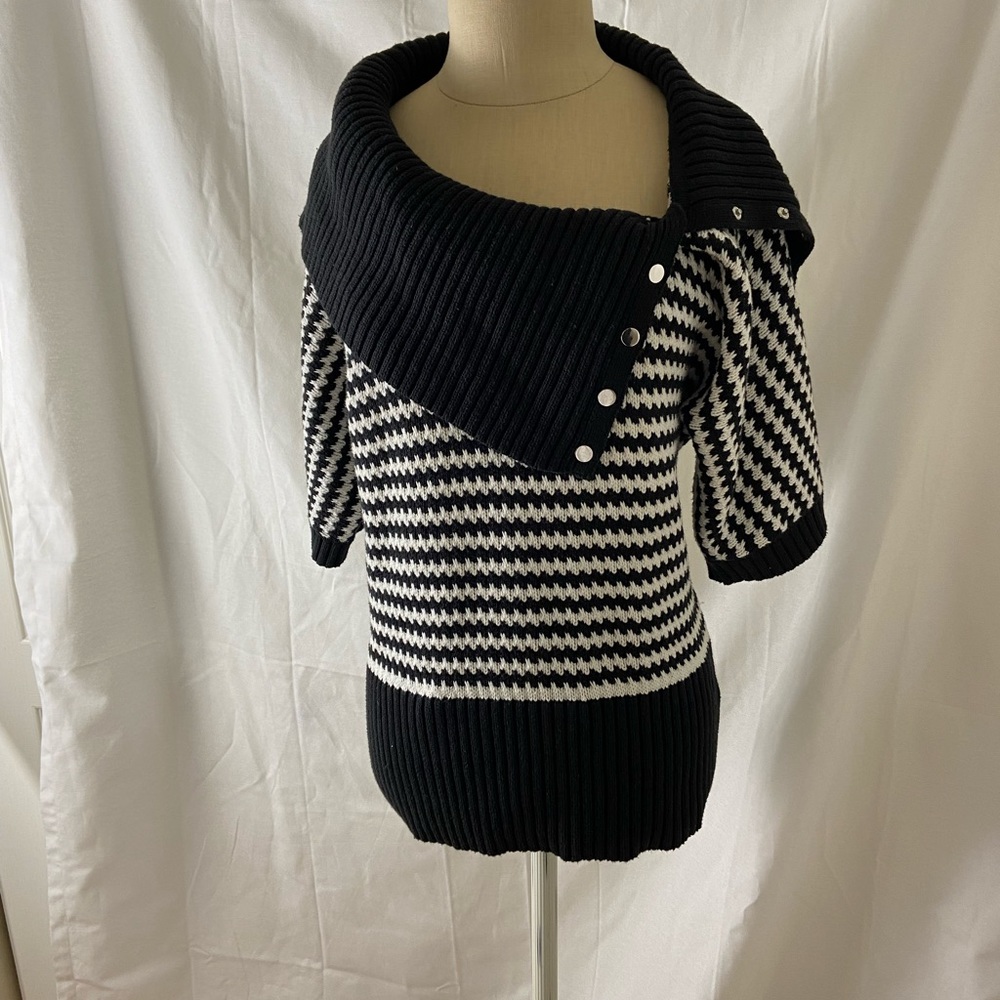 Black & White Houndstooth Short Sleeves Sweater